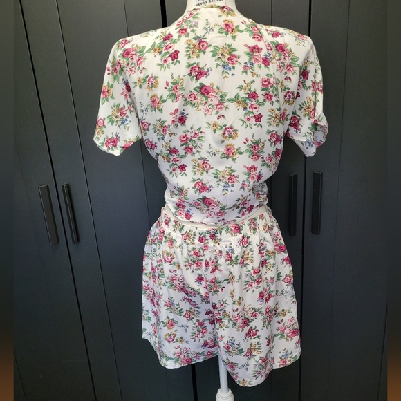 Vintage 1990s Off the Coast two piece coordinated top and shorts set - Picture 5 of 8